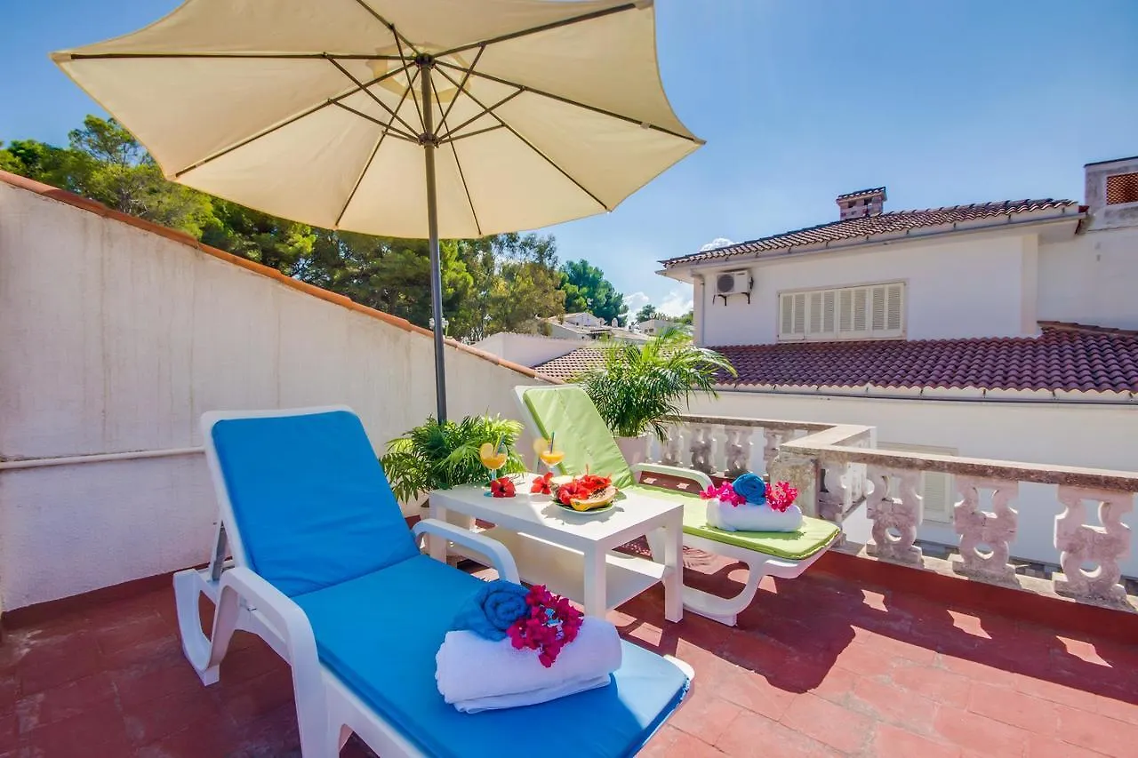 Ideal Property Mallorca - Villa Rosita 12 阿尔库迪亚 0*,  西班牙